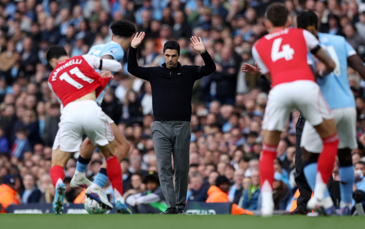 loat bieu cam kho do cua mikel arteta trong ngay arsenal thua man city hinh anh 2