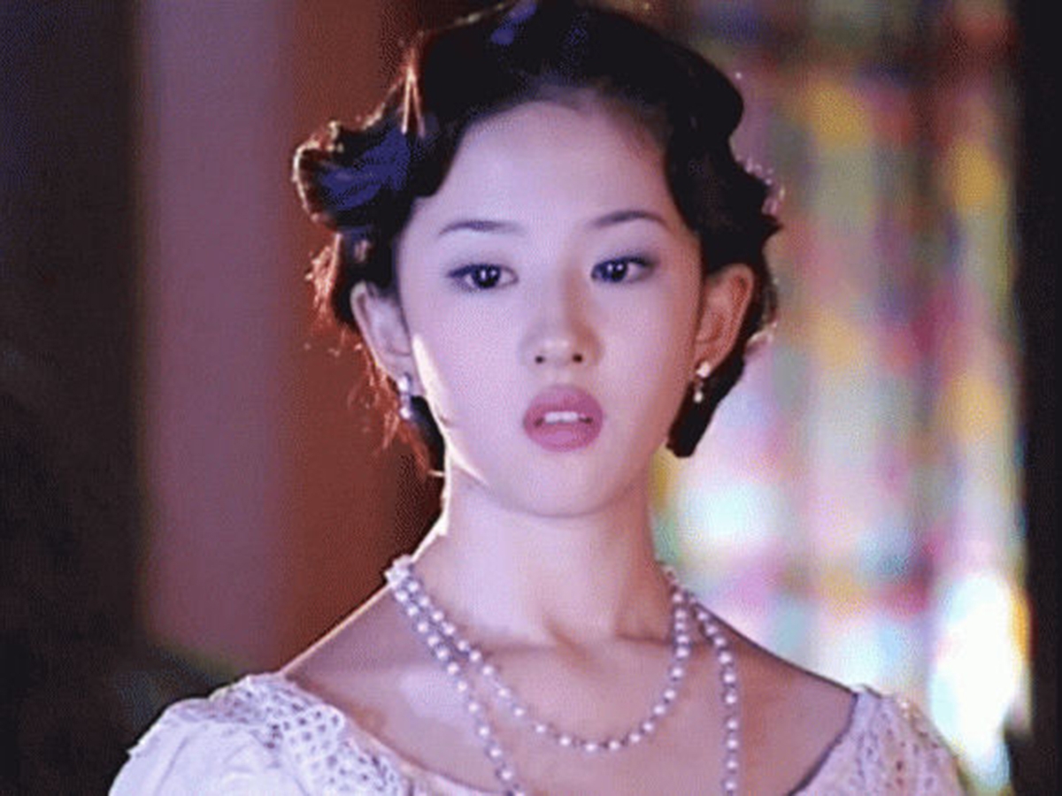 luu diec phi gay sot voi vai dien tieu thu nha giau thanh lich khi moi 14 tuoi hinh anh 2