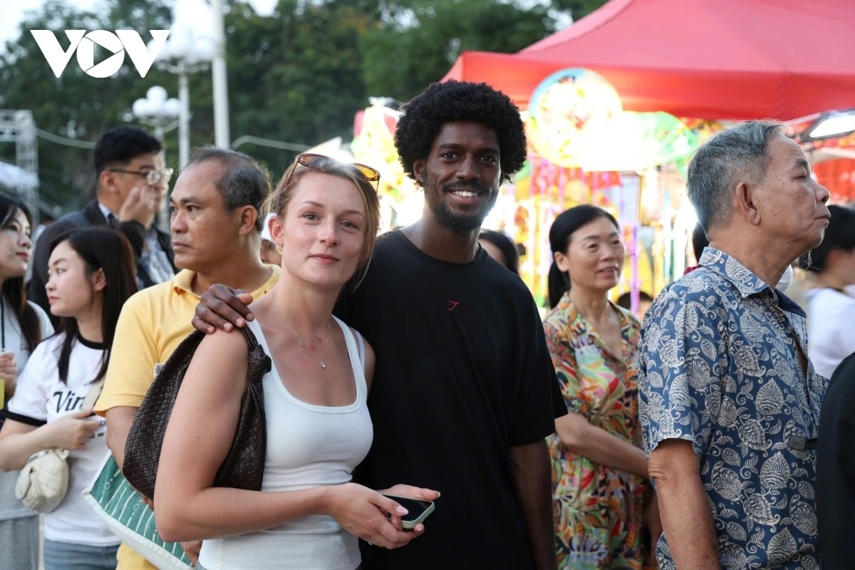 banh mi festival draws crowds, promotes global culinary identity picture 2