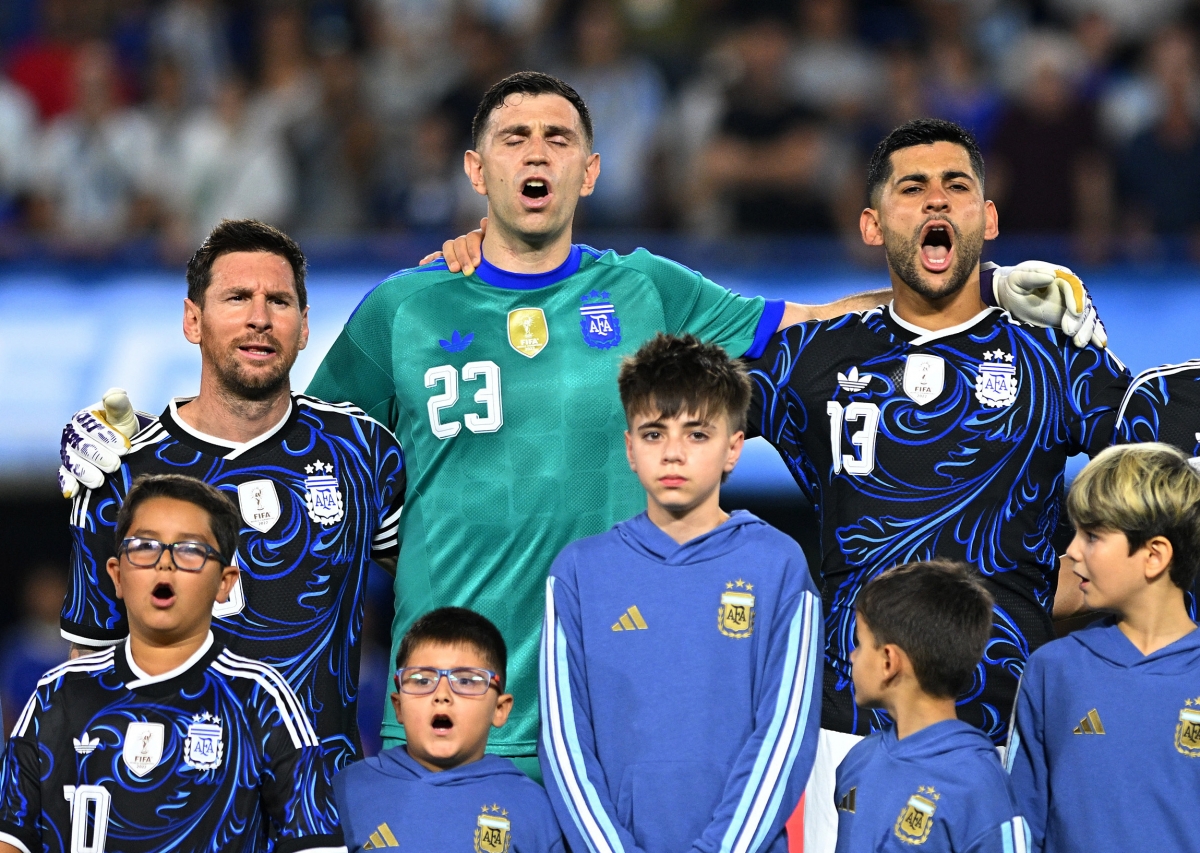 messi nhuong dong doi sut penalty trong chien thang 5 sao cua Dt argentina hinh anh 1