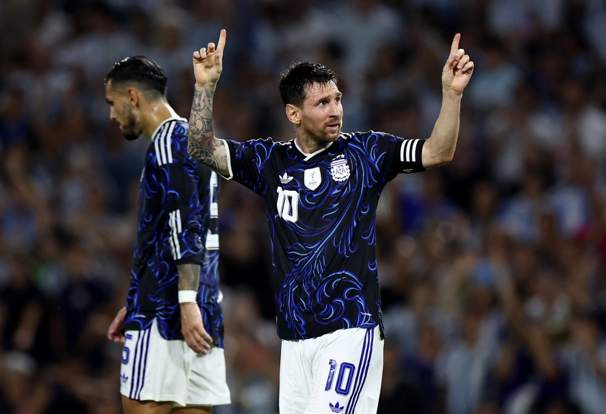 messi nhuong dong doi sut penalty trong chien thang 5 sao cua Dt argentina hinh anh 2