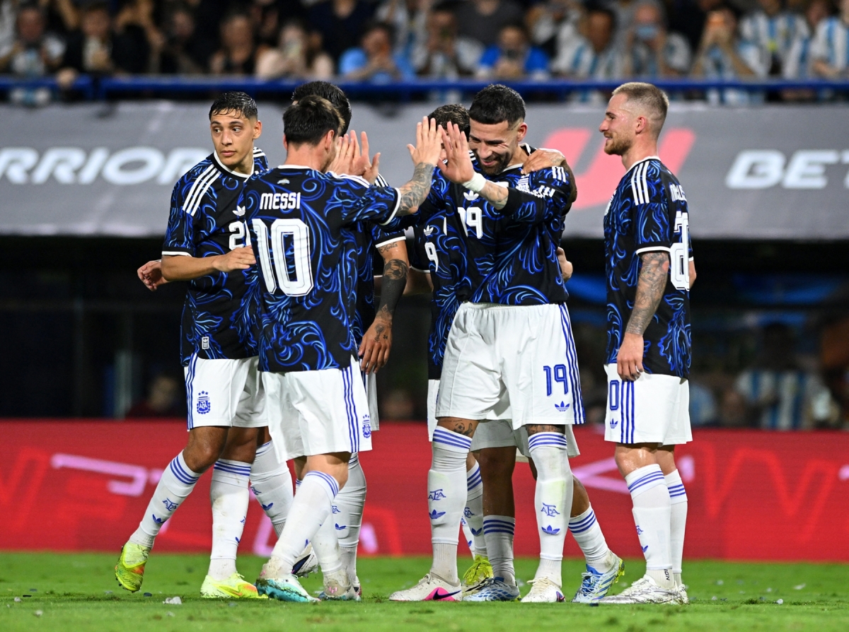 messi nhuong dong doi sut penalty trong chien thang 5 sao cua Dt argentina hinh anh 7