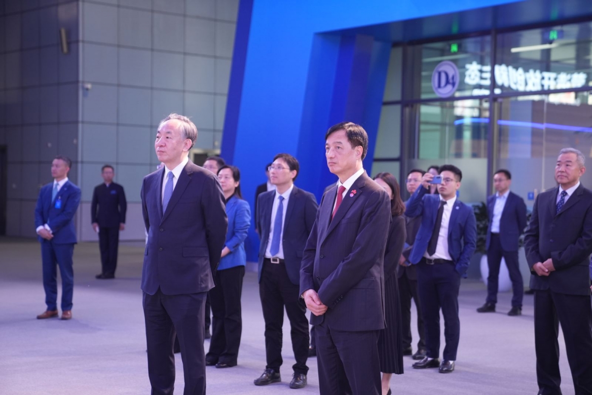 truong ban to chuc tw lam viec voi ban quan ly khu cong nghe cao trung quan thon hinh anh 2