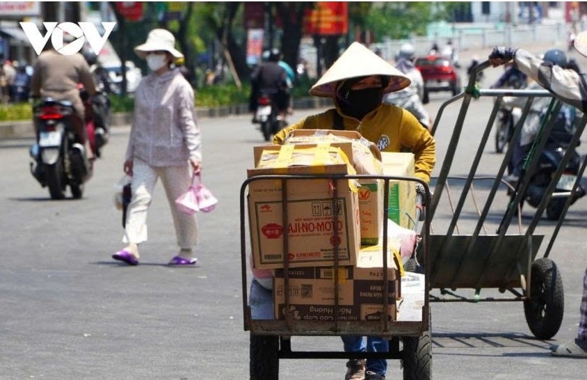 thoi tiet ngay 13 4 nang nong dien rong, trung bo co noi tren 40 do c hinh anh 1