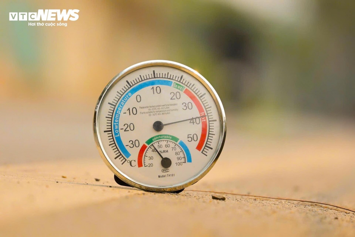 nguoi ha noi nung minh trong dot nang nong gay gat dau tien nam 2026 hinh anh 4