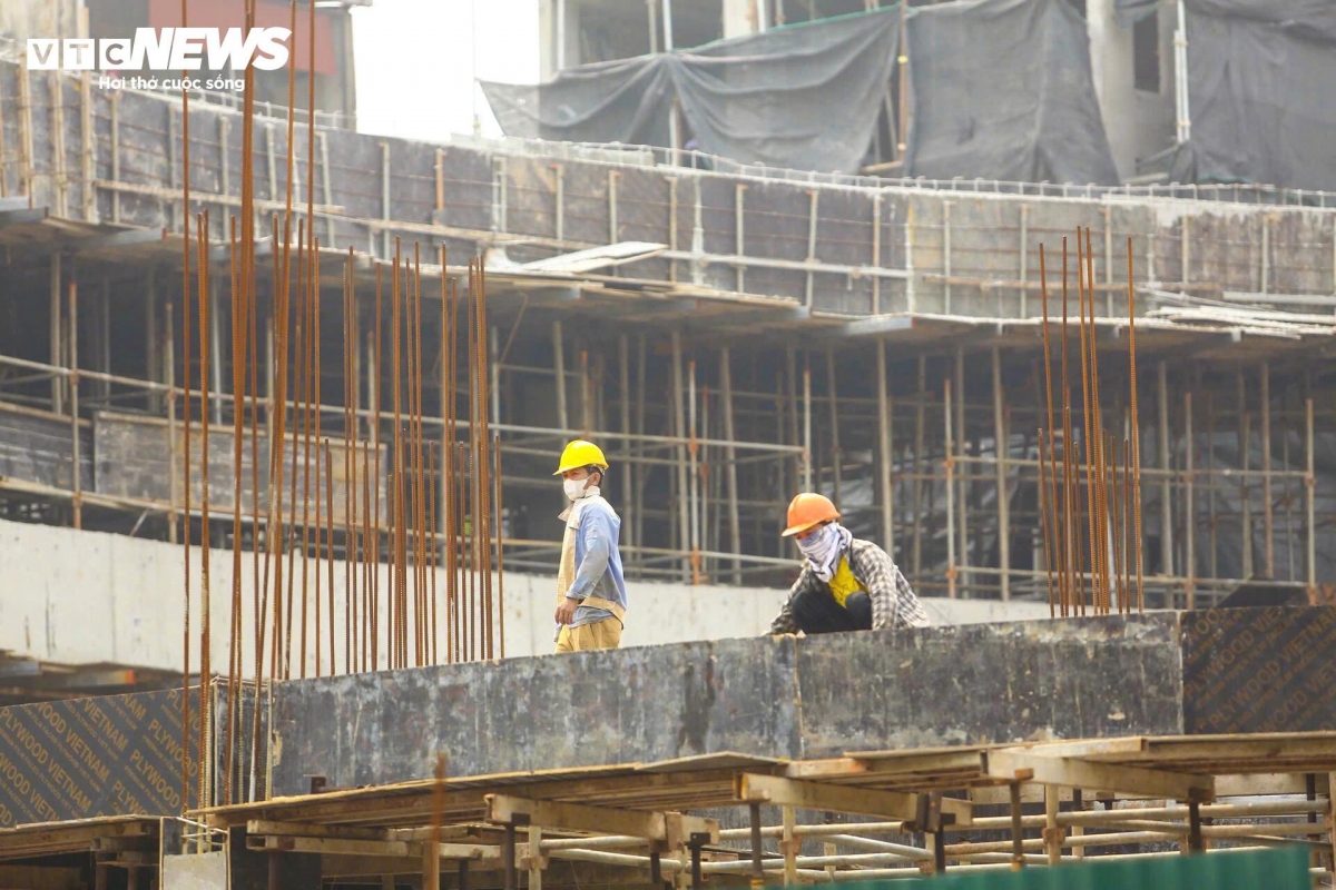 nguoi ha noi nung minh trong dot nang nong gay gat dau tien nam 2026 hinh anh 6