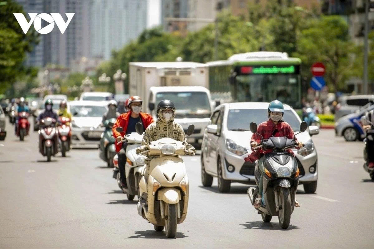 Thời tiết ngày 9/4: Nắng nóng diện rộng, Trung Bộ có nơi trên 40 độ C