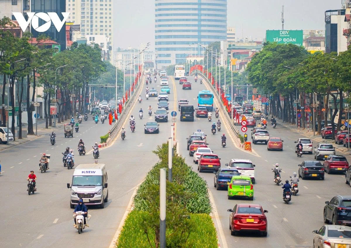 thoi tiet ngay 28 4 nang trai rong, chieu toi nhieu noi xuat hien mua rao va dong hinh anh 1