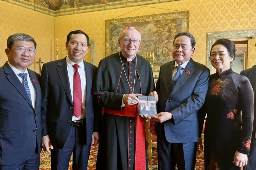 na chairman meets pope leo xiv, vatican secretary of state cardinal picture 2