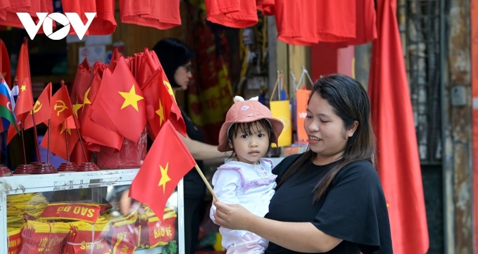 national flags a familiar sight on city streets picture 8