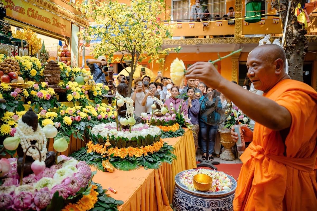 Dong bao khmer don tet chol chnam thmay giua long do thi hinh anh 1