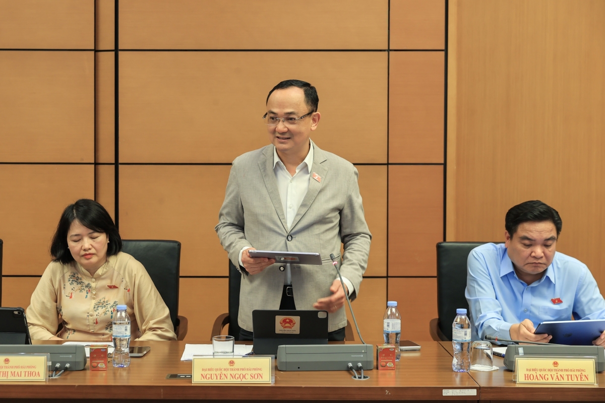 quoc hoi thao luan kt-xh tin tuong cam ket manh me cua thu tuong le minh hung hinh anh 2