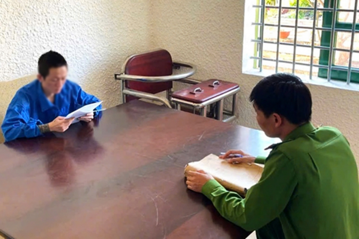 thue o to roi mang di cam co lay tien tieu xai hinh anh 1