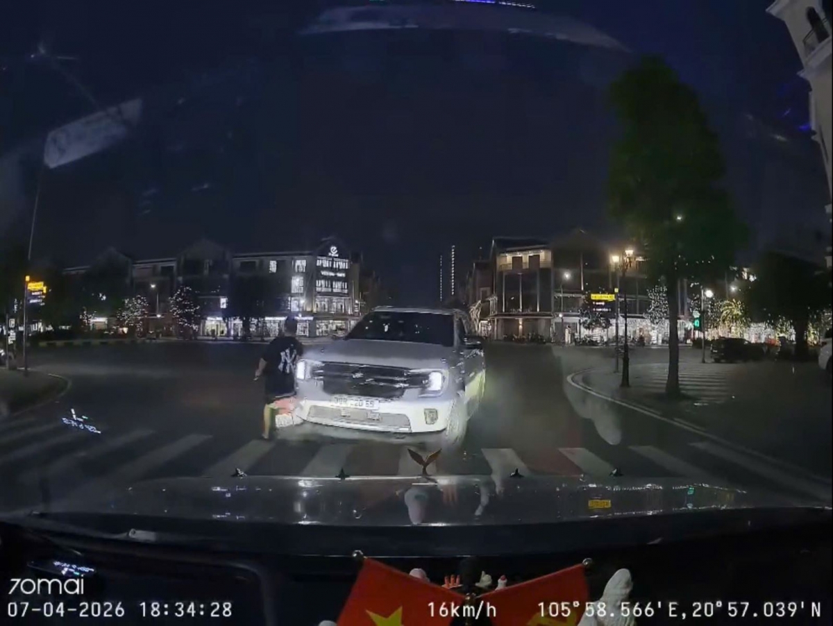 lam ro vu no sung khi va cham giao thong o hung yen hinh anh 1