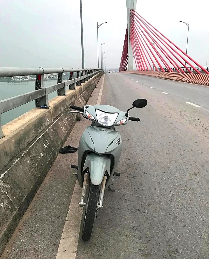 phat hien thi the nam thanh nien troi dat vao bo bien ha tinh hinh anh 2