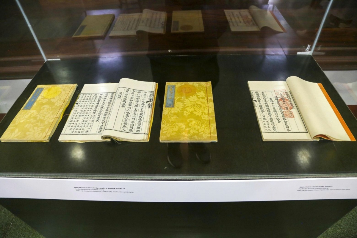 gioi thieu 34 ban sach quy va co thu cua trieu nguyen hinh anh 2