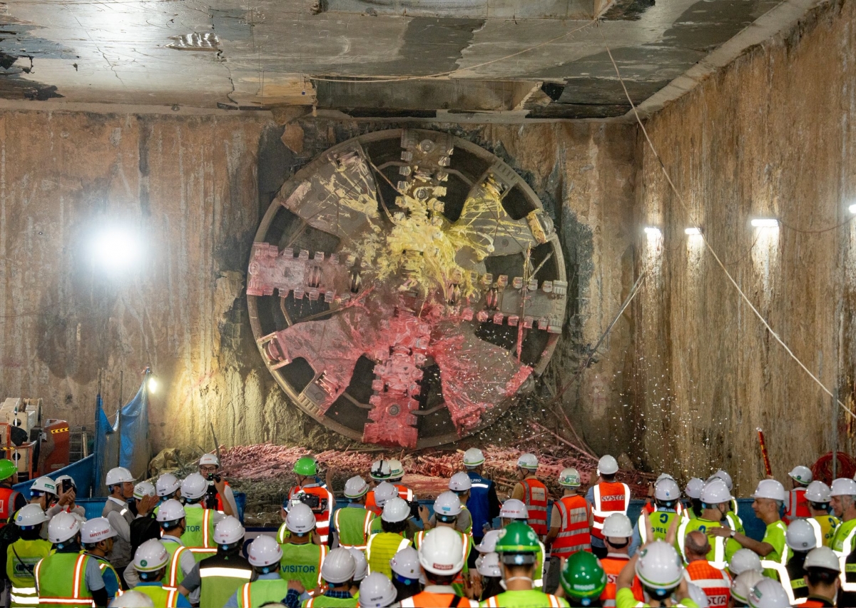 hoan thanh toan bo hanh trinh khoan ham tuyen metro nhon - ga ha noi hinh anh 1