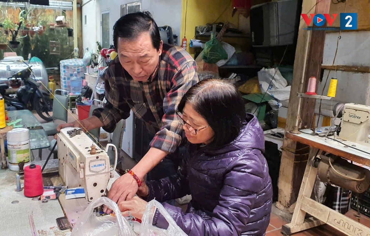 nhung nguoi vac tu va hang tong hinh anh 1