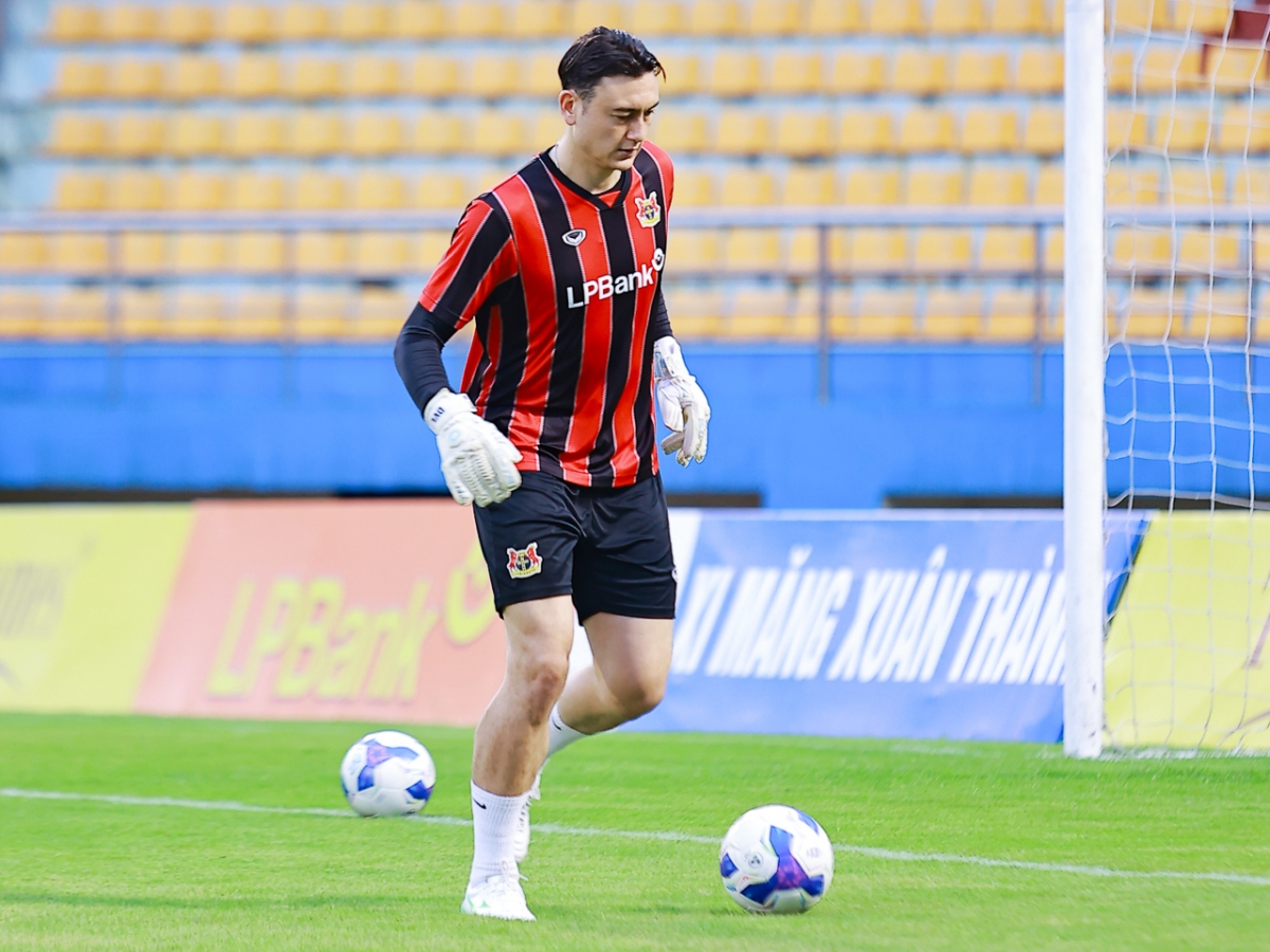truc tiep ninh binh 0-0 pvf-cand thach thuc voi chu nha hinh anh 4