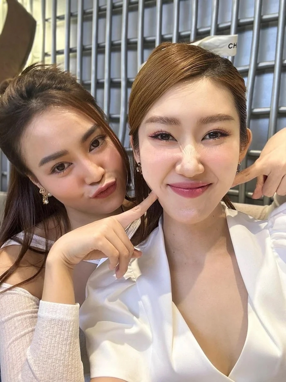 sao viet 7 4 mc quyen linh nhan nhu con gai lo lem trong ngay sinh nhat tuoi 20 hinh anh 6