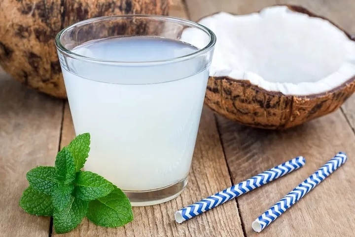 7 do uong thanh nhiet giup ban nhe nhom, khoe khoan trong ngay nong buc hinh anh 1