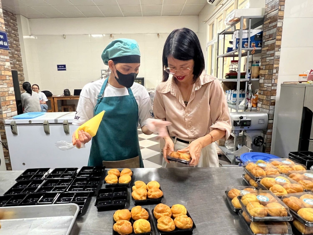 nguoi gieo hy vong cho phu nu bi bao hanh hinh anh 1