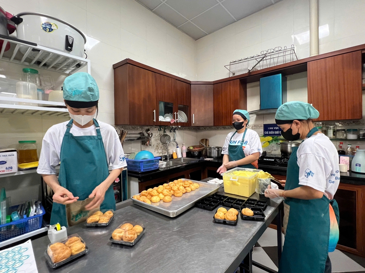 nguoi gieo hy vong cho phu nu bi bao hanh hinh anh 3