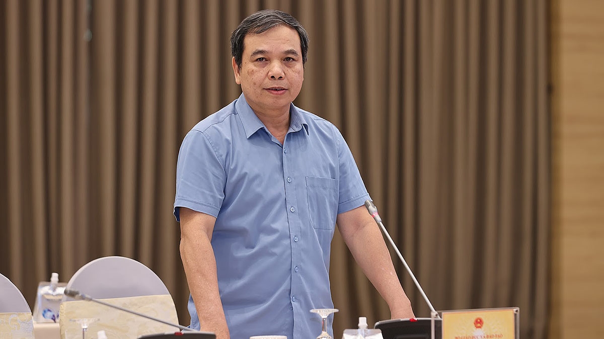 vu 300 tan thit heo benh bo giao duc va Dao tao yeu cau ra soat bep an truong hoc hinh anh 1