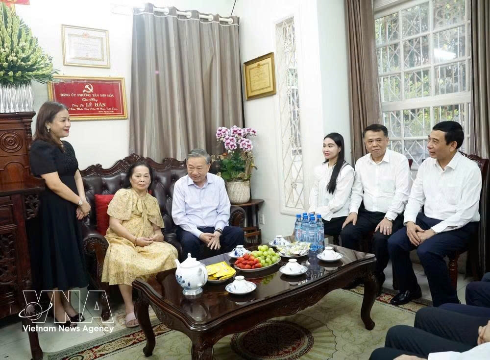 party general secretary, state president pays tribute to predecessor leaders picture 2