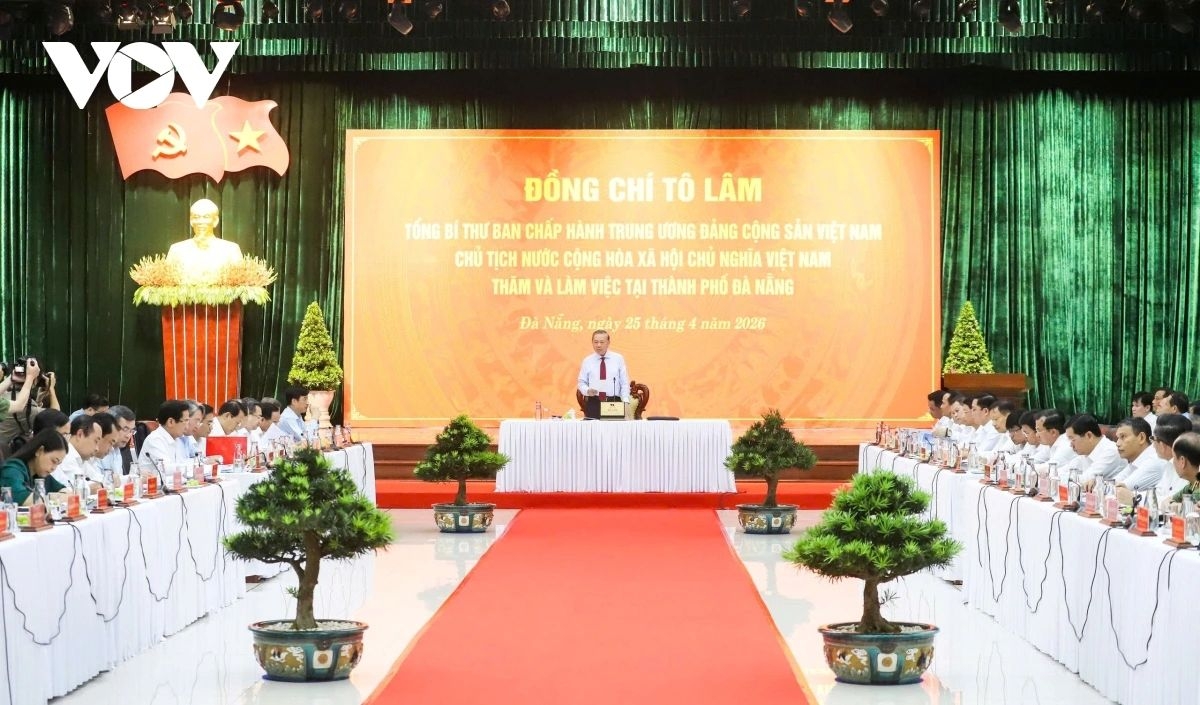da nang must shift innovation, ai-driven growth model, says party chief picture 2