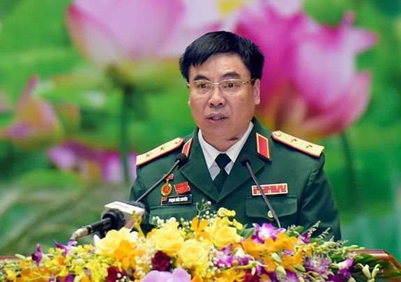 keo dai thoi gian giu chuc vu doi voi 2 can bo thuoc bo quoc phong hinh anh 1