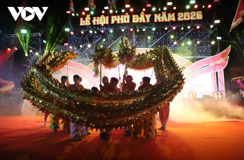 phu day torch procession sacred flame at the heart of living heritage picture 11