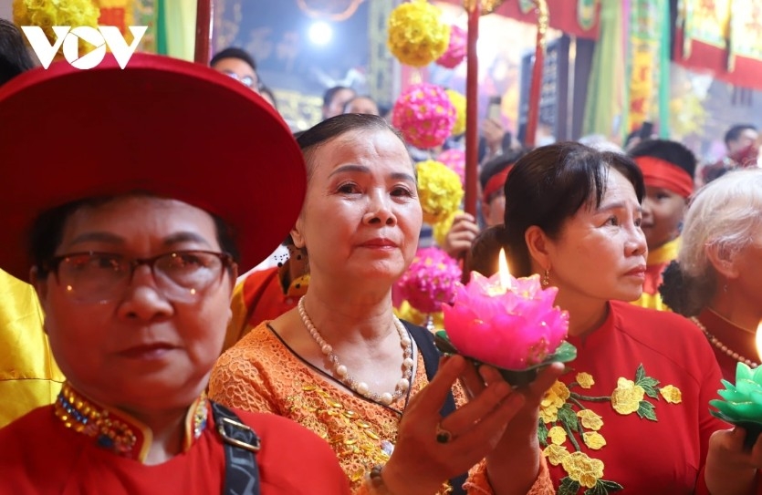 phu day torch procession sacred flame at the heart of living heritage picture 4
