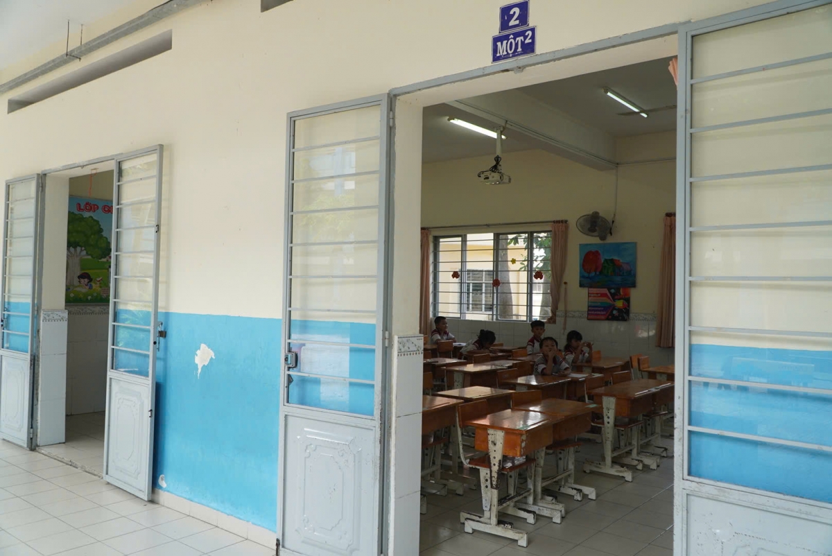 phu huynh tp.hcm doi nang don con ve khi truong tam dung an ban tru hinh anh 3