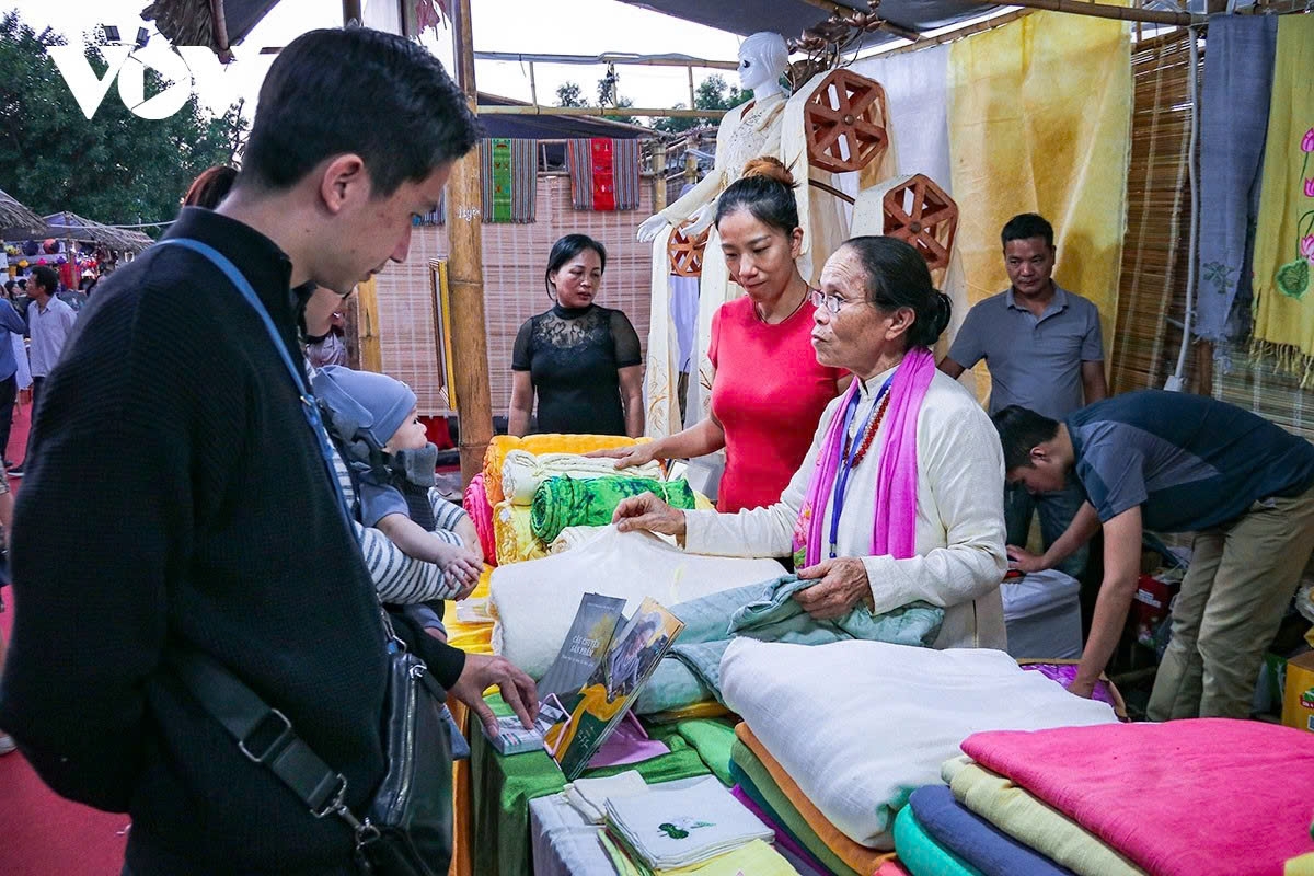 from lotus flower to silk - the unique journey of phung xa village picture 18