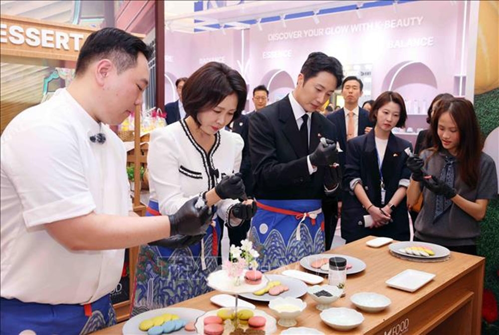 phu nhan kim hea kyung hao hung trai nghiem le hoi van hoa du lich han quoc 2026 hinh anh 3