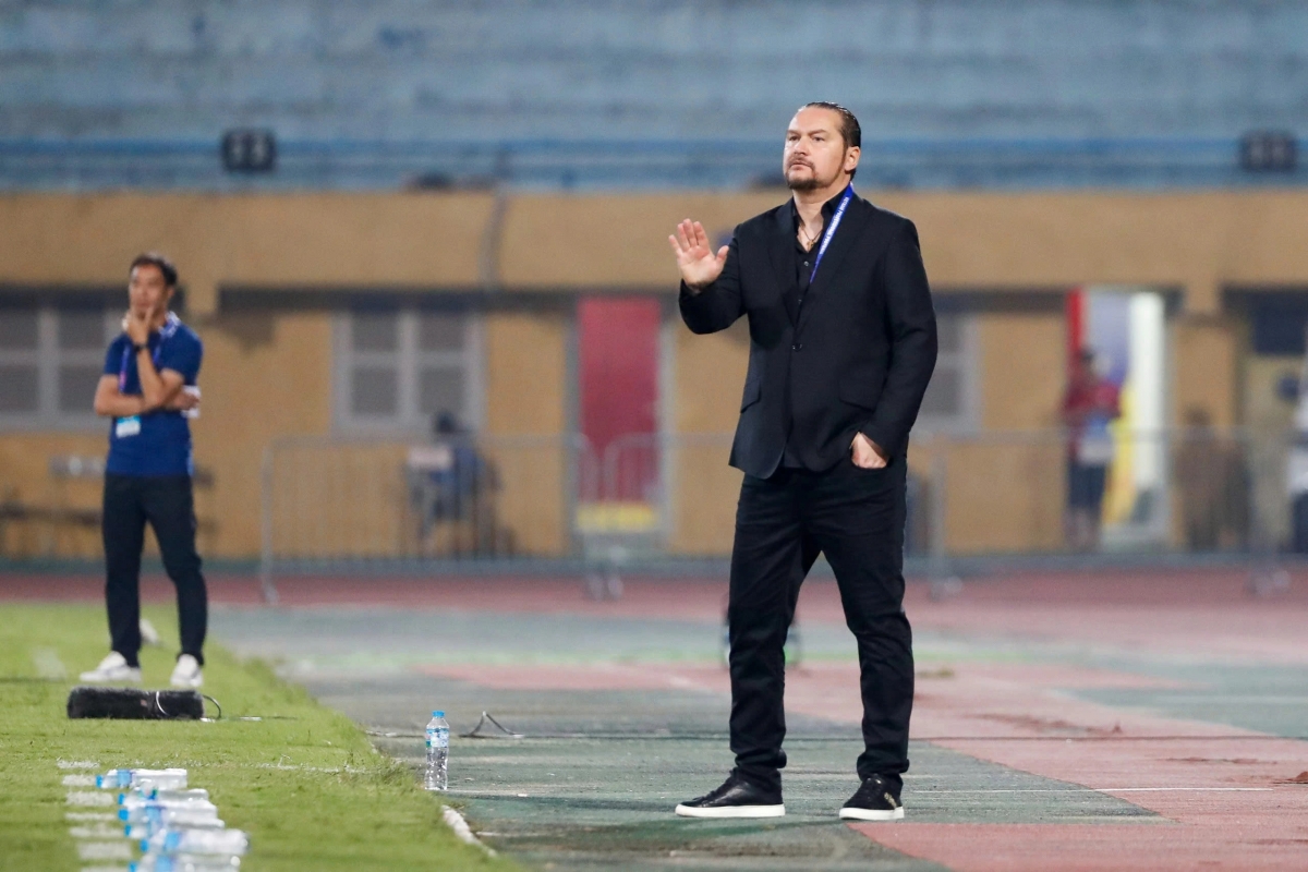 hlv popov nhan an phat cuc nang truoc vong 19 v-league hinh anh 1