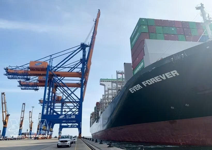 vietnam set to capitalise on global trade shifts picture 1