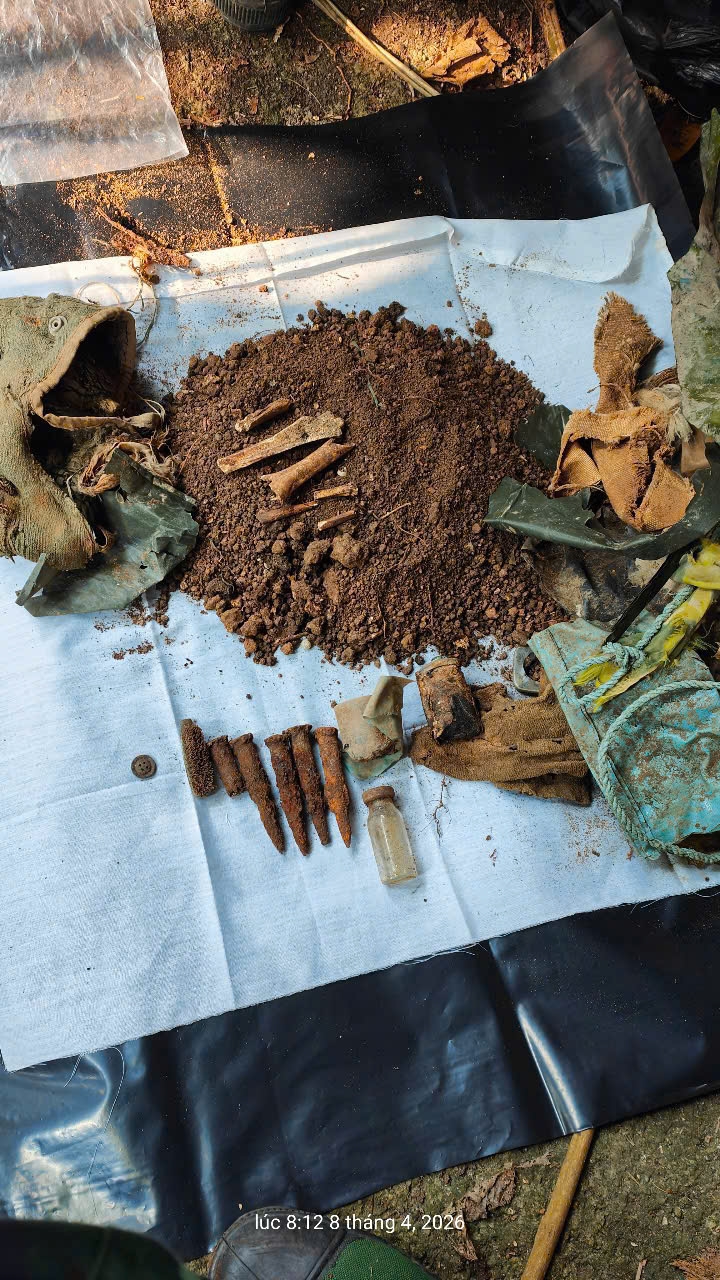 quan doan 34 phat hien, quy tap 12 bo hai cot liet si hinh anh 1