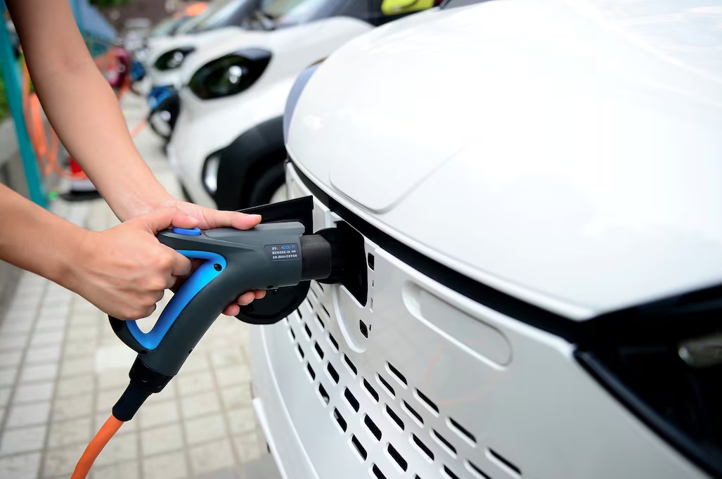 Giá nhiên liệu tăng cao, nhiều người dân Australia mua xe đạp điện