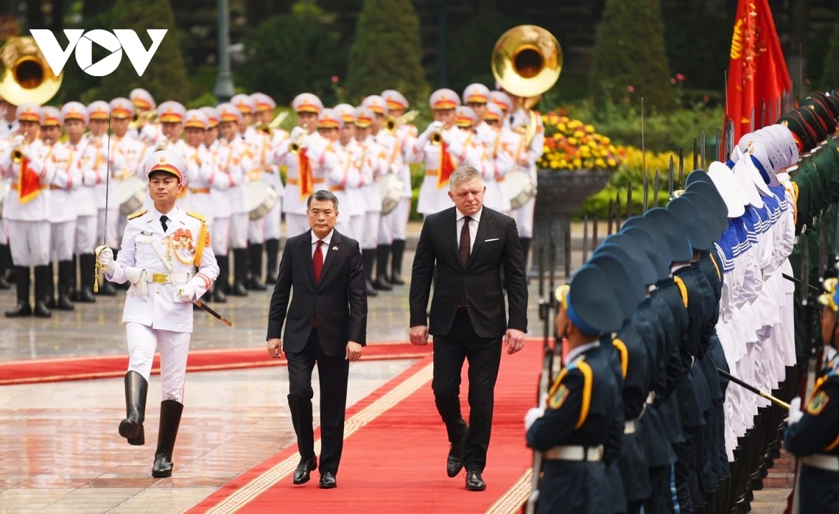 in pictures slovak prime minister robert fico visits vietnam picture 2