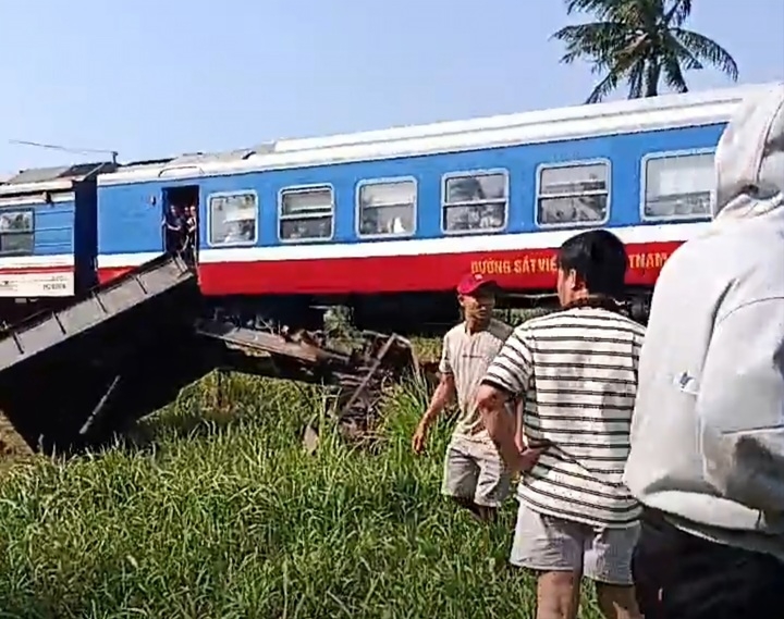 cong nong bi tau hoa tong tai loi di tu mo, 3 nguoi thuong vong tai Dak lak hinh anh 2