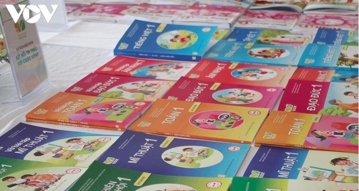 Bộ Giáo dục Đào tạo đề xuất miễn phí SGK trên toàn quốc từ năm học 2029 - 2030