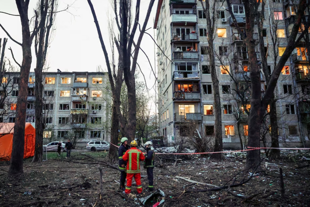 Nga và Ukraine leo thang không kích, nhiều hạ tầng năng lượng hư hại