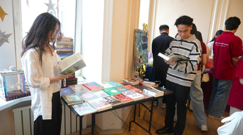 thanh nien viet nam tai nga lan toa van hoa doc, ket noi tri thuc hinh anh 1