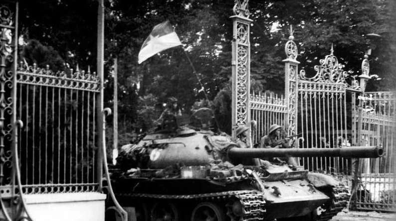 ky niem 51 nam thong nhat nhin tu goc do lich su quan su va chien luoc quoc phong hinh anh 1