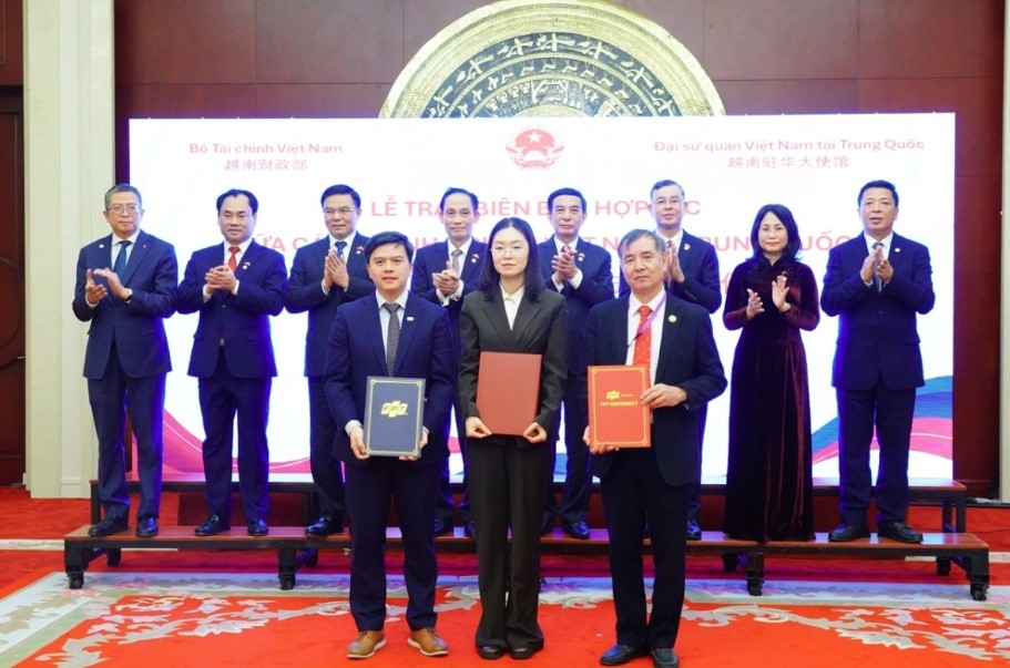 vietnam, china exchange mous during top vietnamese leader s visit picture 2