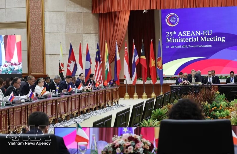 vietnam supports stronger comprehensive, practical, effective asean-eu cooperation picture 2