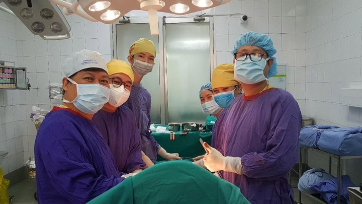 vi sao nhieu bac si tu cac nuoc tien tien sang viet nam hoc nghe moi nam hinh anh 2