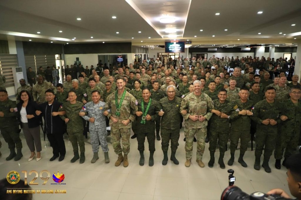 nhat ban va australia lan dau tham gia tap tran salaknib giua philippines va my hinh anh 1